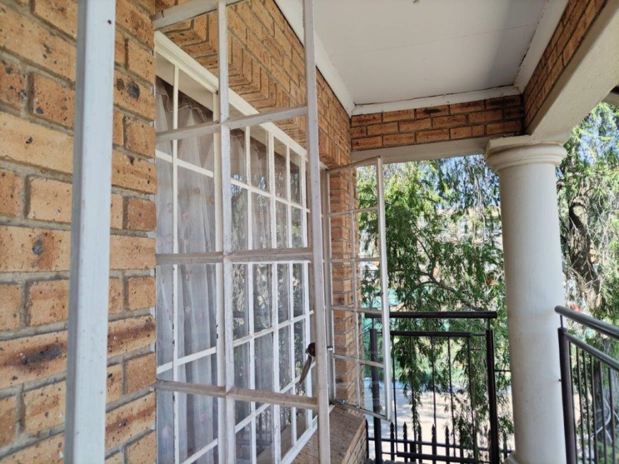 2 Bedroom Property for Sale in Oos Einde North West